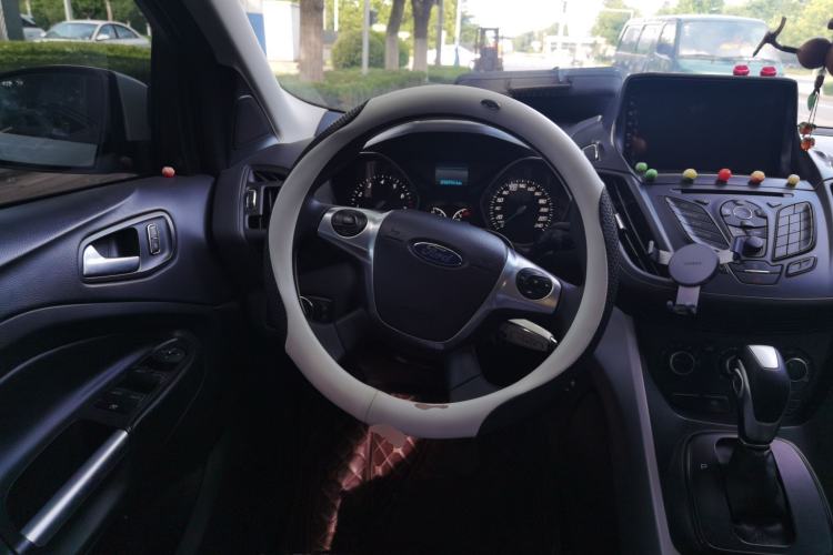 Used Ford Kuga 2013 1.6L GTDi Two-Wheel-Drive Comfort Model Steering Wheel