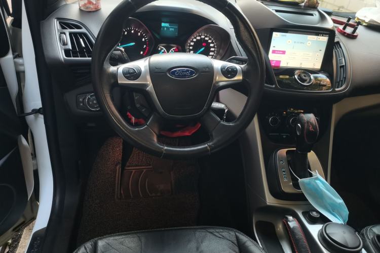 Used Ford Kuga 2013 1.6L GTDi Two-Wheel-Drive Comfort Model Steering Wheel