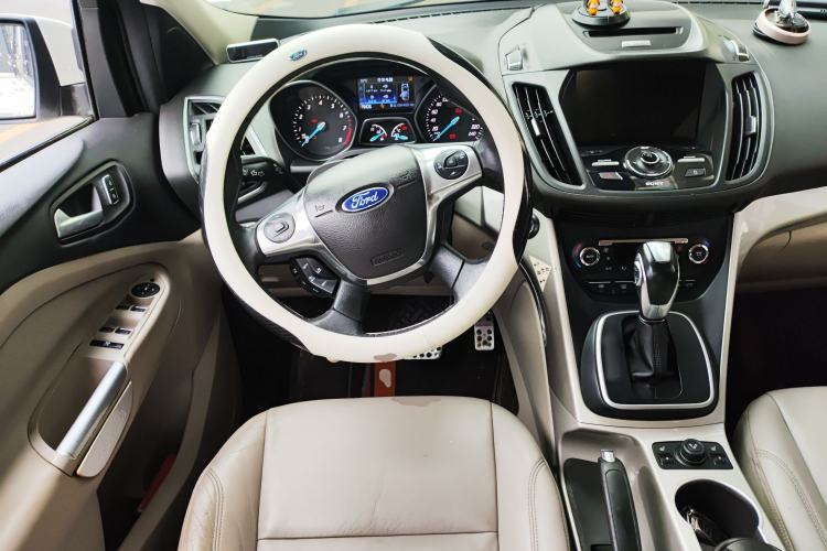 Used Ford Kuga 2013 2.0L GTDi Four-Wheel-Drive Sport Model Steering Wheel