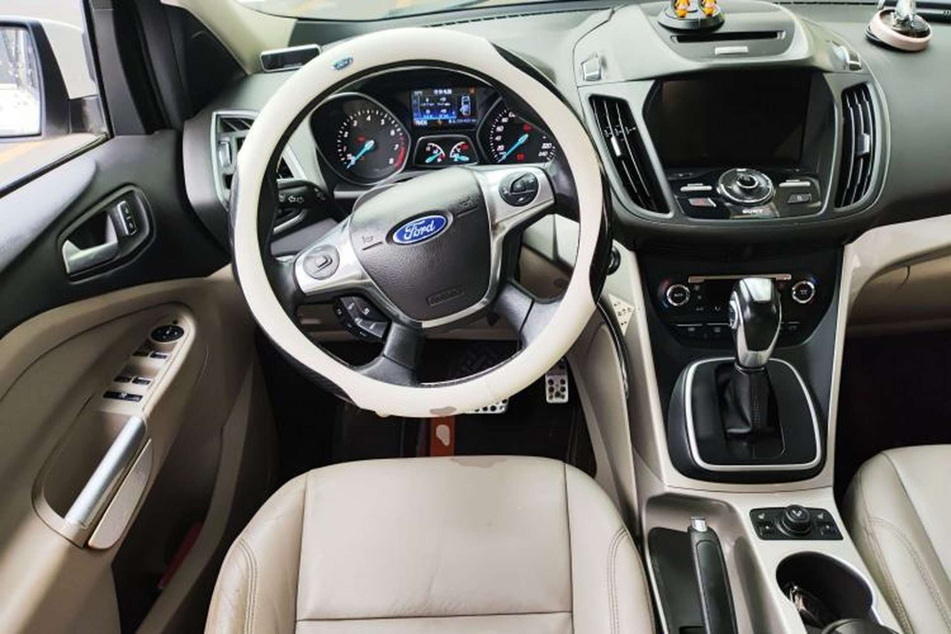 Used Ford Kuga 2013 2.0L GTDi Four-Wheel-Drive Sport Model Steering Wheel