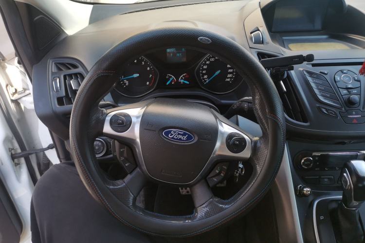 Used Ford Kuga 2013 1.6L GTDi Two-Wheel-Drive Trend Model Steering Wheel