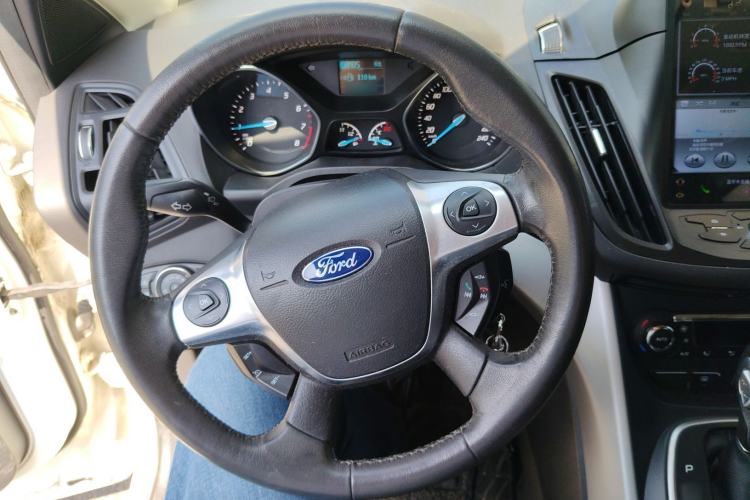 Used Ford Kuga 2013 1.6L GTDi Two-Wheel-Drive Trend Model Steering Wheel