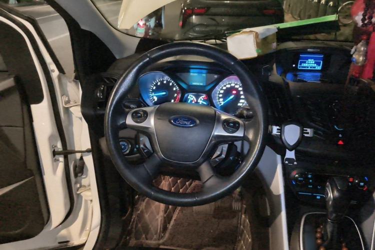 Used Ford Kuga 2013 1.6L GTDi Two-Wheel-Drive Trend Model Steering Wheel