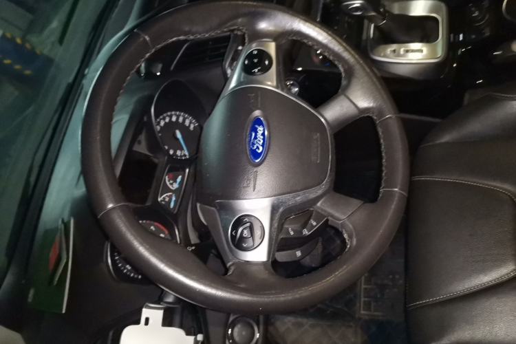 Used Ford Kuga 2013 2.0L GTDi Four-Wheel Drive Premium Model Steering Wheel