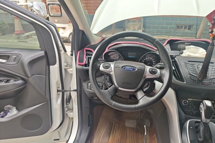 Used Ford Kuga 2013 1.6L GTDi Two-Wheel-Drive Trend Model Steering Wheel