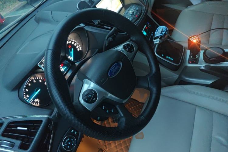 Used Ford Kuga 2013 1.6L GTDi 4x4 Elite Model Steering Wheel