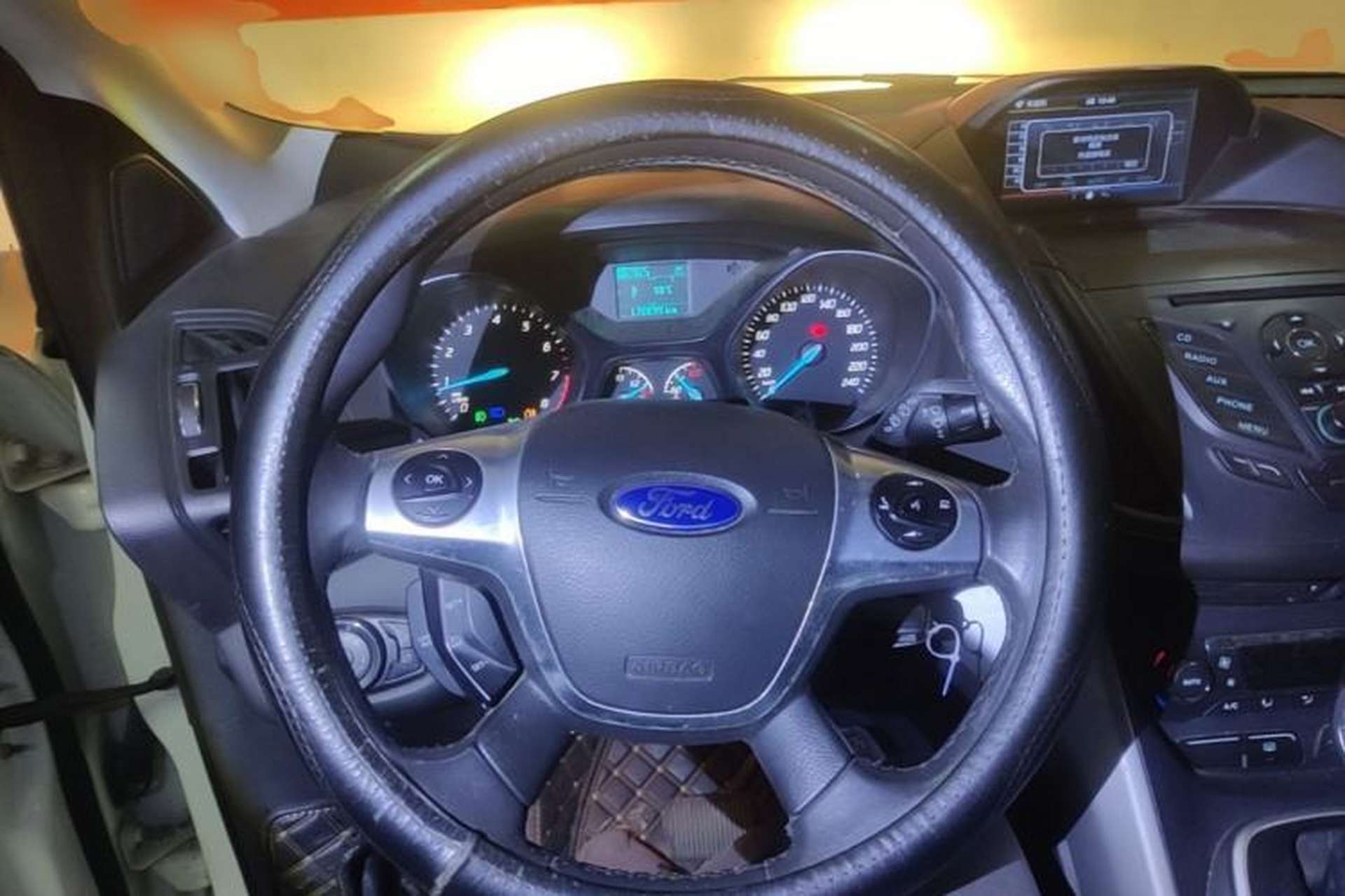 Used Ford Kuga 2013 1.6L GTDi Two-Wheel-Drive Trend Model Steering Wheel