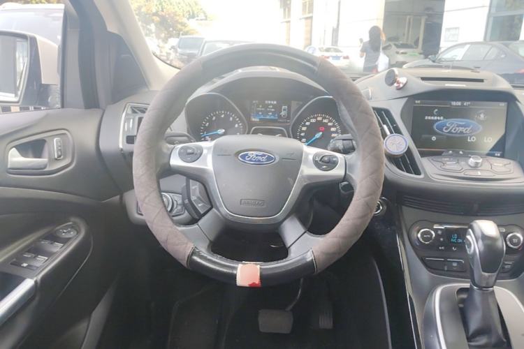 Used Ford Kuga 2013 2.0L GTDi Four-Wheel-Drive Sport Model Steering Wheel