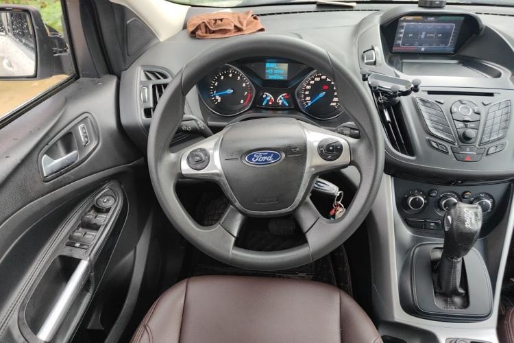 Used Ford Kuga 2013 1.6L GTDi Two-Wheel-Drive Comfort Model Steering Wheel