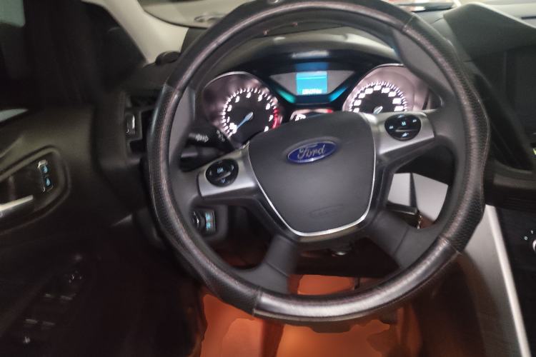 Used Ford Kuga 2013 1.6L GTDi Two-Wheel-Drive Comfort Model Steering Wheel