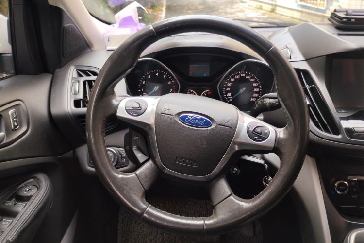 Used Ford Kuga 2013 1.6L GTDi Two-Wheel-Drive Trend Model Steering Wheel