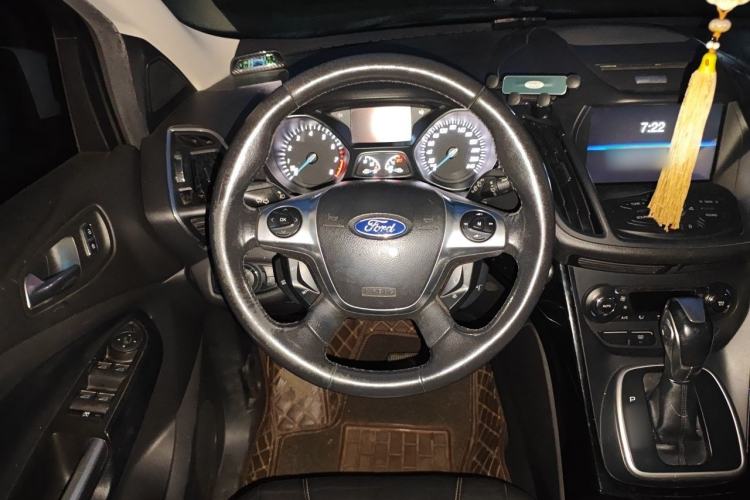 Used Ford Kuga 2013 2.0L GTDi Four-Wheel-Drive Sport Model Steering Wheel