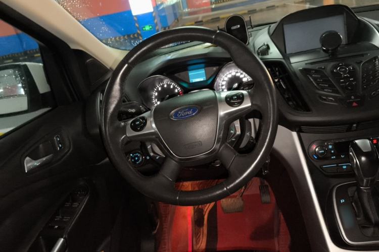 Used Ford Kuga 2013 1.6L GTDi Two-Wheel-Drive Trend Model Steering Wheel