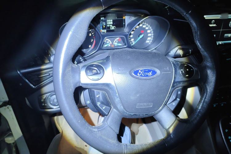 Used Ford Kuga 2013 1.6L GTDi 4x4 Elite Model Steering Wheel