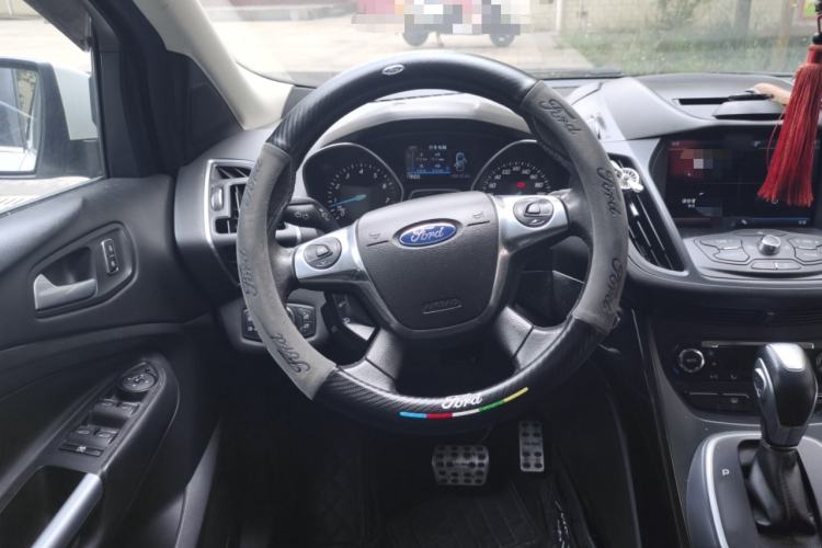 Used Ford Kuga 2013 2.0L GTDi Four-Wheel-Drive Sport Model Steering Wheel