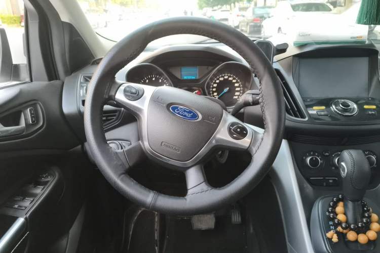 Used Ford Kuga 2013 1.6L GTDi Two-Wheel-Drive Comfort Model Steering Wheel