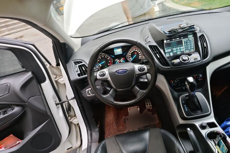 Used Ford Kuga 2013 1.6L GTDi Two-Wheel-Drive Trend Model Steering Wheel