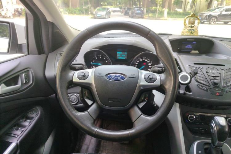 Used Ford Kuga 2013 1.6L GTDi Two-Wheel-Drive Trend Model Steering Wheel