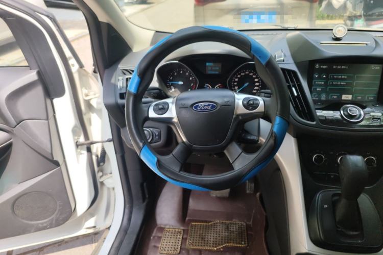 Used Ford Kuga 2013 1.6L GTDi Two-Wheel-Drive Comfort Model Steering Wheel