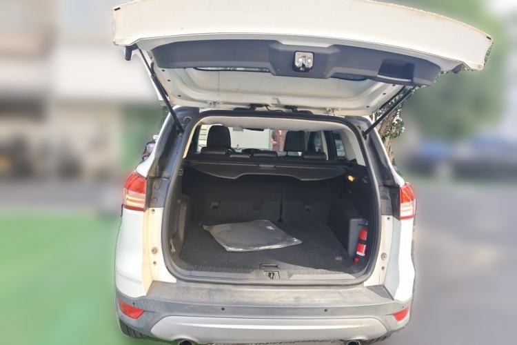 Used Ford Kuga 2013 1.6L GTDi Two-Wheel-Drive Trend Model Trunk