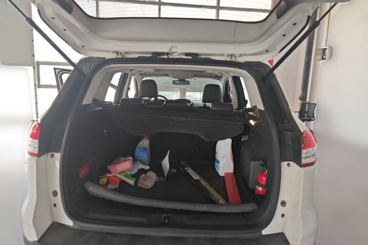 Used Ford Kuga 2013 1.6L GTDi Two-Wheel-Drive Comfort Model Trunk