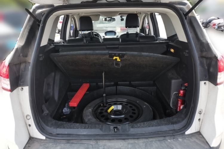 Used Ford Kuga 2013 1.6L GTDi Two-Wheel-Drive Trend Model Trunk