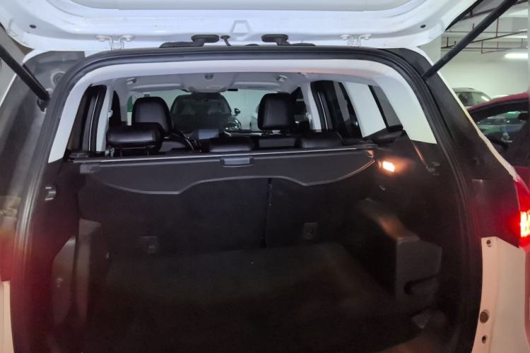 Used Ford Kuga 2013 1.6L GTDi Two-Wheel-Drive Comfort Model Trunk