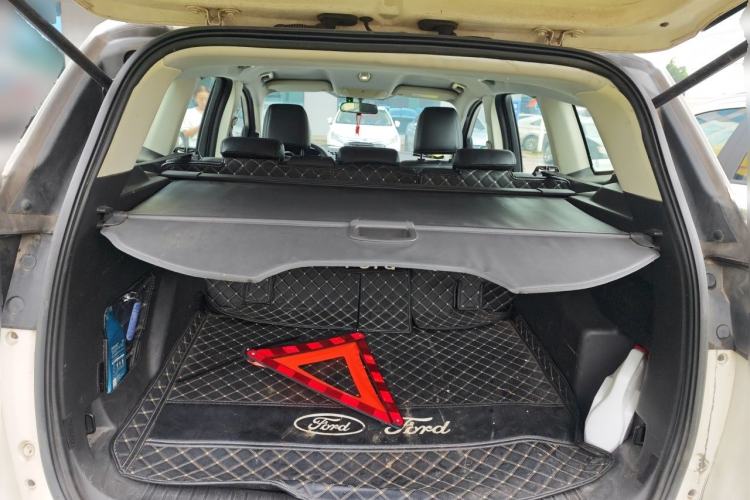 Used Ford Kuga 2013 1.6L GTDi Two-Wheel-Drive Comfort Model Trunk