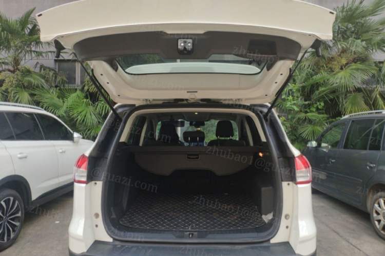 Used Ford Kuga 2013 2.0L GTDi Four-Wheel-Drive Elite Model Trunk