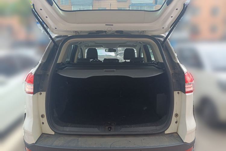 Used Ford Kuga 2013 1.6L GTDi Two-Wheel-Drive Trend Model Trunk