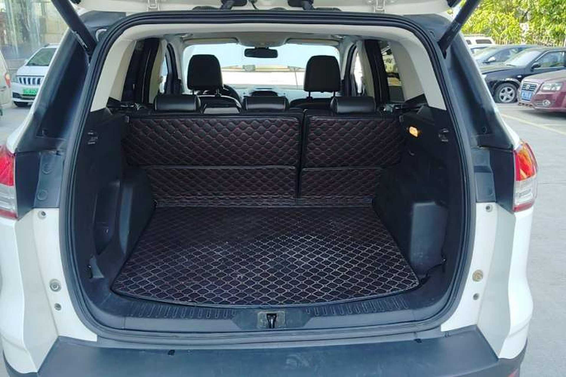 Used Ford Kuga 2013 2.0L GTDi Four-Wheel-Drive Sport Model Trunk