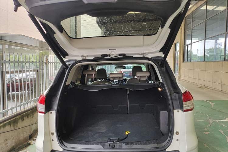Used Ford Kuga 2013 2.0L GTDi Four-Wheel-Drive Elite Model Trunk