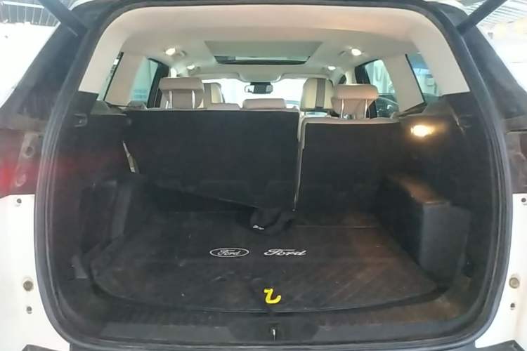 Used Ford Kuga 2013 2.0L GTDi Four-Wheel Drive Premium Model Trunk