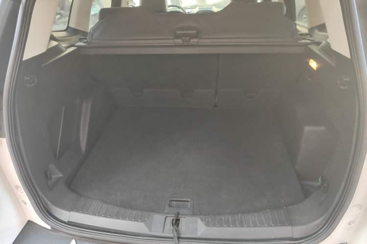 Used Ford Kuga 2013 1.6L GTDi Two-Wheel-Drive Trend Model Trunk