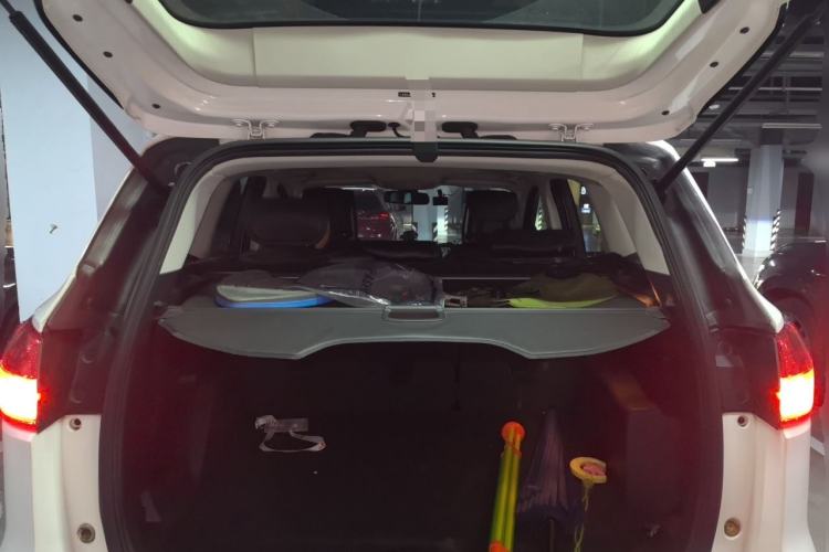 Used Ford Kuga 2013 1.6L GTDi Two-Wheel-Drive Trend Model Trunk