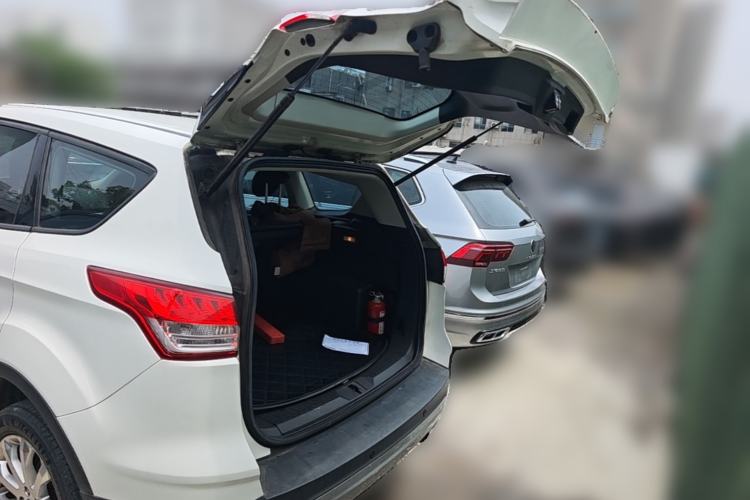 Used Ford Kuga 2013 1.6L GTDi Two-Wheel-Drive Comfort Model Trunk