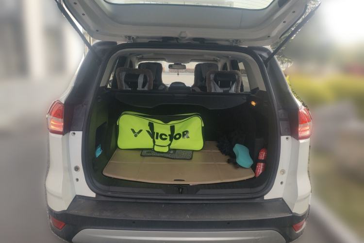 Used Ford Kuga 2013 1.6L GTDi Two-Wheel-Drive Trend Model Trunk
