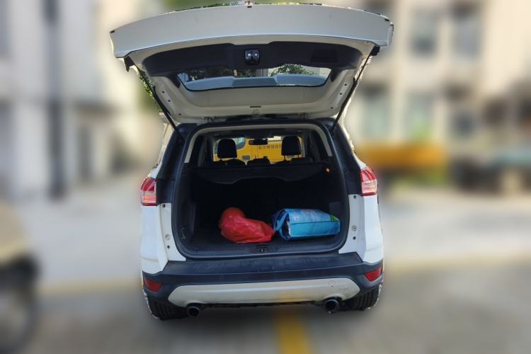 Used Ford Kuga 2013 1.6L GTDi Two-Wheel-Drive Trend Model Trunk