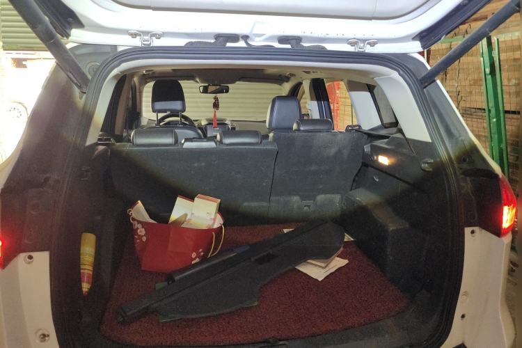 Used Ford Kuga 2013 2.0L GTDi Four-Wheel-Drive Sport Model Trunk