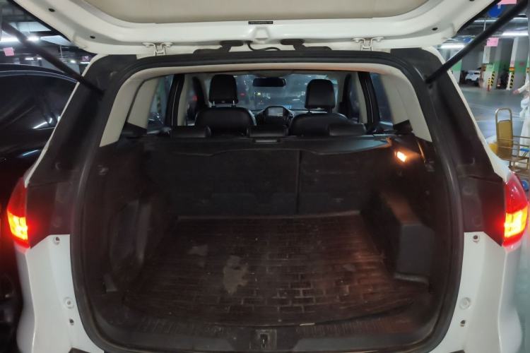 Used Ford Kuga 2013 1.6L GTDi Two-Wheel-Drive Trend Model Trunk
