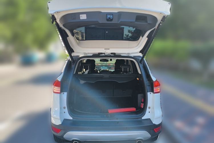 Used Ford Kuga 2013 2.0L GTDi Four-Wheel-Drive Sport Model Trunk