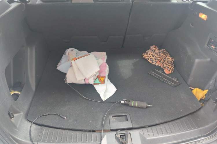 Used Ford Kuga 2013 1.6L GTDi Two-Wheel-Drive Trend Model Trunk