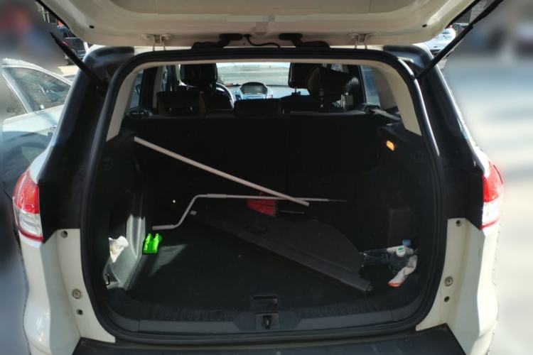 Used Ford Kuga 2013 1.6L GTDi Two-Wheel-Drive Comfort Model Trunk