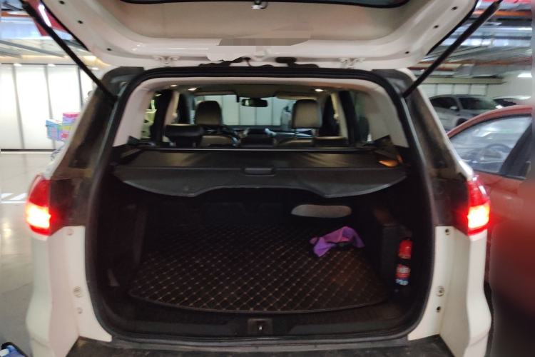 Used Ford Kuga 2013 1.6L GTDi Two-Wheel-Drive Trend Model Trunk