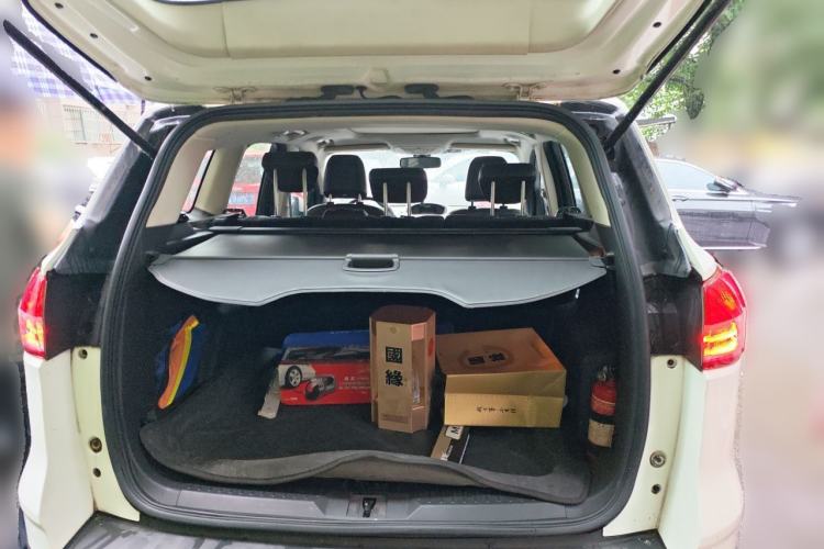 Used Ford Kuga 2013 1.6L GTDi Two-Wheel-Drive Trend Model Trunk