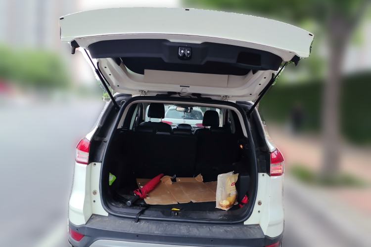 Used Ford Kuga 2013 1.6L GTDi Two-Wheel-Drive Trend Model Trunk
