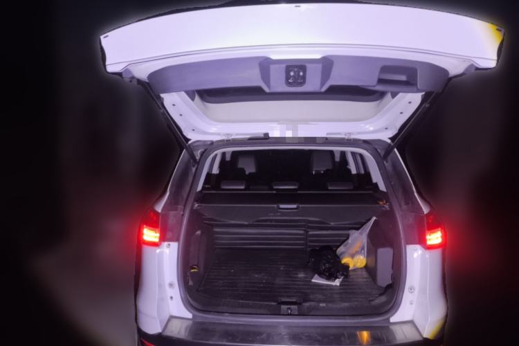 Used Ford Kuga 2013 1.6L GTDi Two-Wheel-Drive Trend Model Trunk