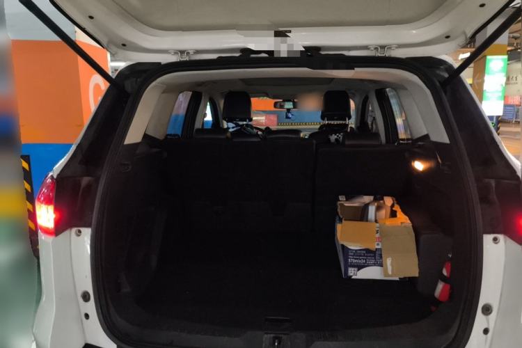 Used Ford Kuga 2013 1.6L GTDi Two-Wheel-Drive Trend Model Trunk