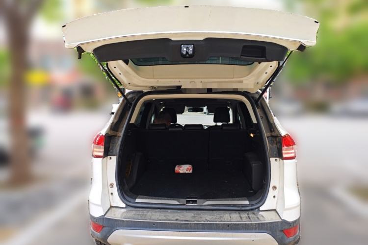 Used Ford Kuga 2013 1.6L GTDi Two-Wheel-Drive Trend Model Trunk