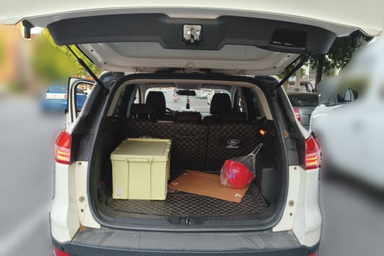 Used Ford Kuga 2013 1.6L GTDi Two-Wheel-Drive Comfort Model Trunk